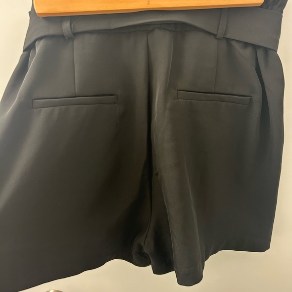 Black shorts - Picture 2 of 6